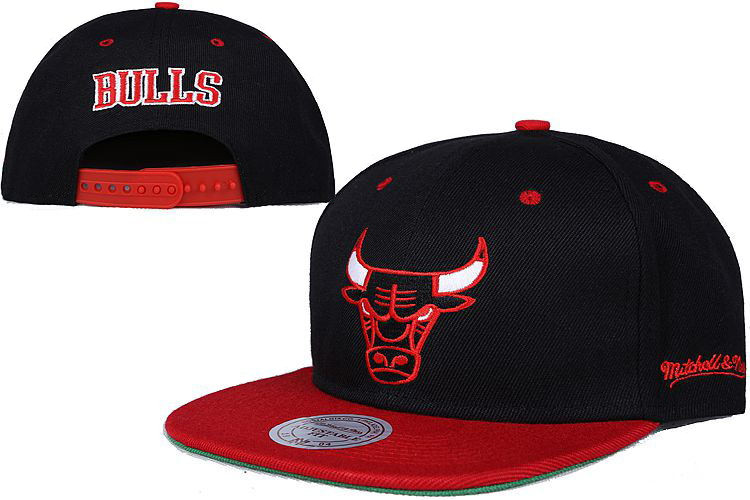 Bulls Team Logo Black Red Pattern Mitchell & Ness Adjustable Hat LT