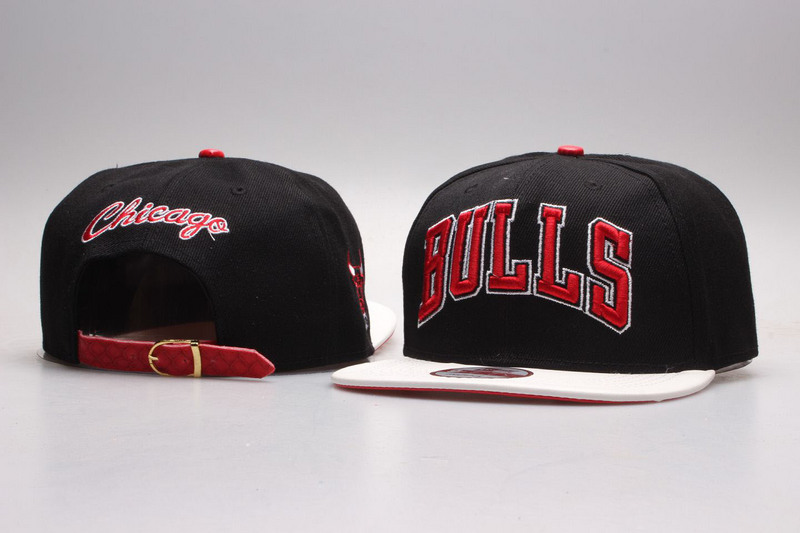 Bulls Black Mitchell & Ness Adjustable Hat YP02