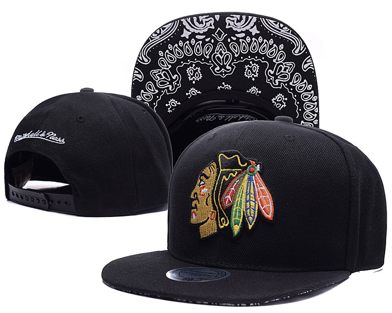 Blackhawks Team Logo Black Mitchell & Ness Adjustable Hat LH
