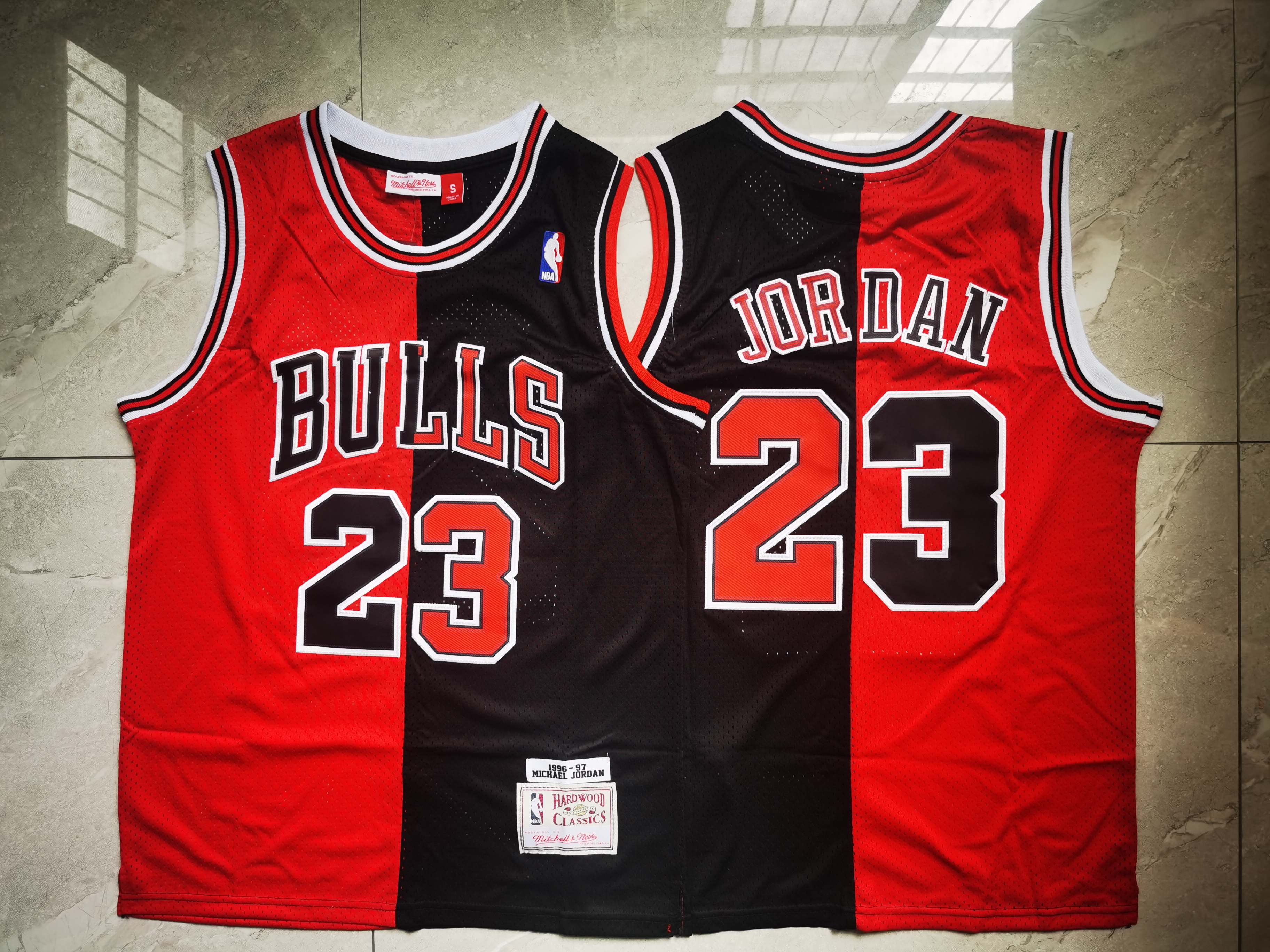 Bulls 23 Michael Jordan Split Black Red 1996-97 Hardwood Classics Mesh Jersey