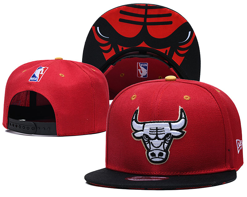 Bulls Team Logo Red Black Adjustable Hat TX